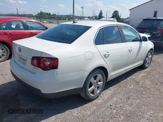 2008 Volkswagen Jetta SE with VIN 3VWRM71K28M107318, listed as a IAAI auction lot 42683783 with 144,686 mi miles and . Bid and sale history available at DreamBid. Image 4.