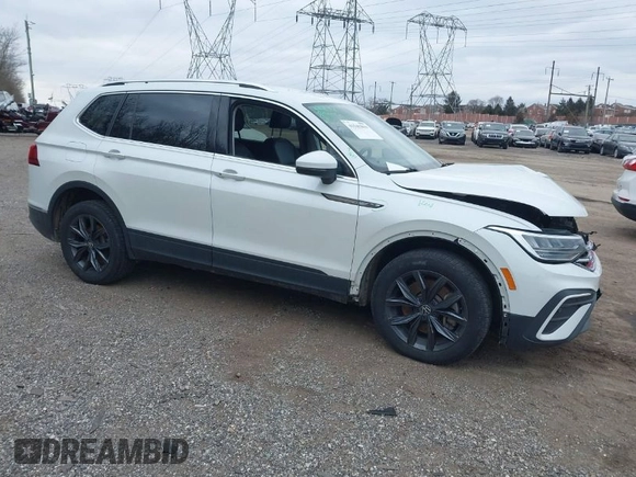 2023 Volkswagen Tiguan SE z VIN 3VV2B7AX8PM062519, wystawiony jako IAAI lot #41541819 z przebiegiem 93 873 mil mil oraz . Historia ofert i sprzedaży dostępna na DreamBid. Obrazek 1.
