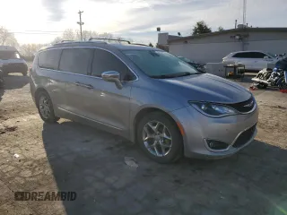 2018 Chrysler Pacifica Limited z VIN 2C4RC1GG8JR226303, wystawiony jako Copart lot #42782995 z przebiegiem 139 837 mil mil oraz Szkoda całkowita • Salvage title. Historia ofert i sprzedaży dostępna na DreamBid. Obrazek 4.