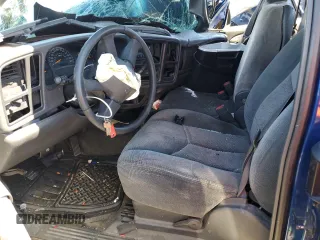 2003 Chevrolet Silverado 1500 with VIN 2GCEC19V731365673, listed as a Copart auction lot 60777044 with 204,804 mi miles and Non Repairable. Bid and sale history available at carsss.com. Image 7.