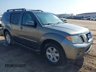 2008 Nissan Pathfinder S with VIN 5N1AR18U48C635588, listed as a IAAI auction lot 41477830 with 238,471 mi miles. Bid and sale history available at carsss.com. Image 1.