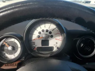 2011 MINI Convertible S z VIN WMWZP3C51BTX84327, wystawiony jako Copart lot #46111435 z przebiegiem Nie podano mil oraz Szkoda całkowita • Salvage title. Historia ofert i sprzedaży dostępna na DreamBid. Obrazek 9.