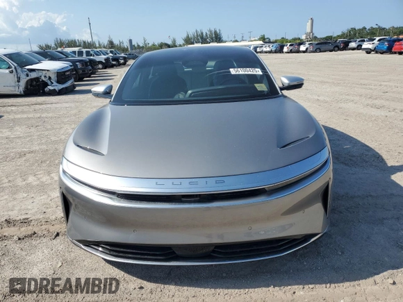 2023 Lucid Air Grand Touring z VIN 50EA1GBA4PA004875, wystawiony jako Copart lot #56100425 z przebiegiem 8176 mil mil oraz Szkody całkowita. Historia ofert i sprzedaży dostępna na DreamBid. Obrazek 5.