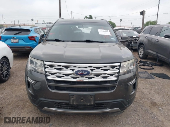 2018 Ford Explorer XLT z VIN 1FM5K7D80JGC54112, wystawiony jako IAAI lot #41947904 z przebiegiem 126 800 mil mil oraz . Historia ofert i sprzedaży dostępna na DreamBid. Obrazek 13.