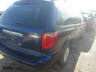 2005 Chrysler Town & Country LX with VIN 2C4GP44R75R483350, listed as a IAAI auction lot 42048867 with 232,293 mi miles. Bid and sale history available at carsss.com. Image 4.