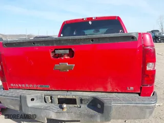 2007 Chevrolet Silverado 1500 LT w/1LT with VIN 2GCEC13C371733814, listed as a IAAI auction lot 41423813 with 1 mi miles. Bid and sale history available at carsss.com. Image 17.