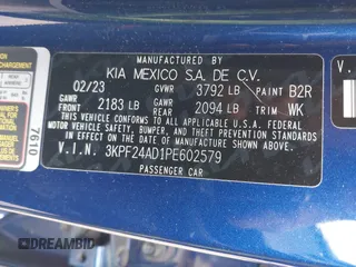 2023 Kia Forte LXS z VIN 3KPF24AD1PE602579, wystawiony jako IAAI lot #41760080 z przebiegiem 28 424 mil mil oraz . Historia ofert i sprzedaży dostępna na DreamBid. Obrazek 9.