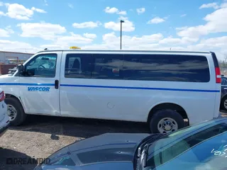 2017 Chevrolet Express Passenger LT with VIN 1GAZGPFF4H1242182, listed as a IAAI auction lot 42020122 with 51,100 mi miles. Bid and sale history available at carsss.com. Image 14.