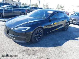 2022 Tesla Model S with VIN 5YJSA1E52NF488134, listed as a IAAI auction lot 41681556 with 1 mi miles. Bid and sale history available at carsss.com. Image 17.