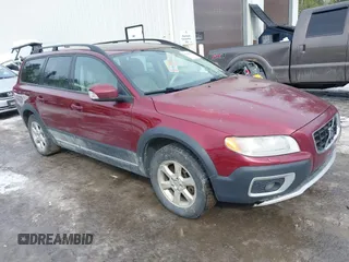 2008 Volvo XC70 with VIN YV4BZ982581014634, listed as a IAAI auction lot 41564048 with 215,188 mi miles. Bid and sale history available at carsss.com. Image 1.