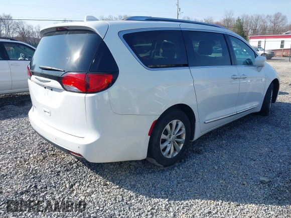 2018 Chrysler Pacifica Touring L z VIN 2C4RC1BG4JR142566, wystawiony jako IAAI lot #41870986 z przebiegiem 102 609 mil mil oraz . Historia ofert i sprzedaży dostępna na DreamBid. Obrazek 4.