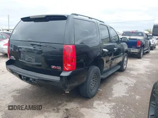 2008 GMC Yukon SLE w/3SA with VIN 1GKFC13C08J191605, listed as a IAAI auction lot 41885411 with 208,328 mi miles. Bid and sale history available at carsss.com. Image 4.
