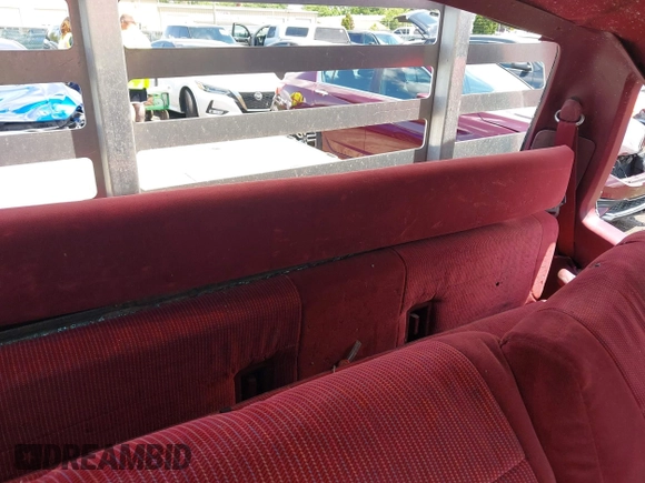 1996 Ford F-250 with VIN 1FTHX26F7TEA68065, listed as a IAAI auction lot 42505087 with 251,564 mi miles and . Bid and sale history available at DreamBid. Image 8.
