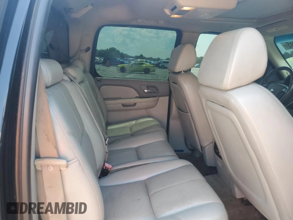 2007 Chevrolet Avalanche LTZ z VIN 3GNFK123X7G199783, wystawiony jako Copart lot #62085045 z przebiegiem 231 561 mil mil oraz Szkoda całkowita • Salvage title. Historia ofert i sprzedaży dostępna na DreamBid. Obrazek 10.