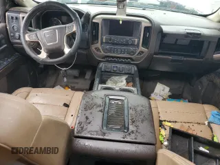 2017 GMC Sierra 2500HD Denali z VIN 1GT12UEY0HF216704, wystawiony jako Copart lot #56409765 z przebiegiem 111 525 mil mil oraz Szkoda całkowita • Salvage title. Historia ofert i sprzedaży dostępna na DreamBid. Obrazek 8.