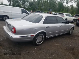 2005 Jaguar XJ Vanden Plas z VIN SAJWA82C15SG37427, wystawiony jako Copart lot #60749795 z przebiegiem 90 122 mil mil oraz Czysty tytuł • Clean title. Historia ofert i sprzedaży dostępna na DreamBid. Obrazek 3.