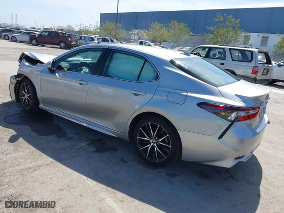 2021 Toyota Camry SE Nightshade with VIN 4T1G11AK2MU486841, listed as a IAAI auction lot 41888808 with 74,951 mi miles. Bid and sale history available at carsss.com. Image 3.