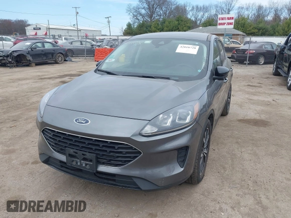 2021 Ford Escape SE z VIN 1FMCU0G62MUA94307, wystawiony jako IAAI lot #42018728 z przebiegiem 142 662 mil mil oraz . Historia ofert i sprzedaży dostępna na DreamBid. Obrazek 18.