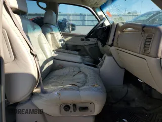 2001 Chevrolet Suburban LS with VIN 3GNFK16T31G177271, listed as a Copart auction lot 89349205 with 404,627 mi miles and Salvage Title. Bid and sale history available at carsss.com. Image 7.