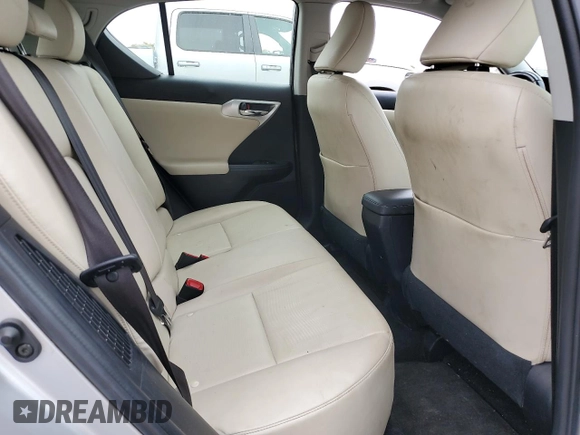 2012 Lexus CT 200h z VIN JTHKD5BH4C2121084, wystawiony jako Copart lot #60842335 z przebiegiem 125 141 mil mil oraz Szkoda całkowita • Salvage title. Historia ofert i sprzedaży dostępna na DreamBid. Obrazek 10.