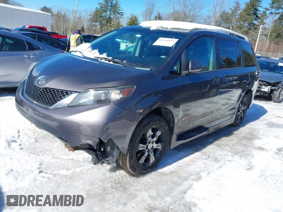 2012 Toyota Sienna SE with VIN 5TDXK3DC0CS233795, listed as a IAAI auction lot 41630513 with 102,766 mi miles. Bid and sale history available at carsss.com. Image 2.