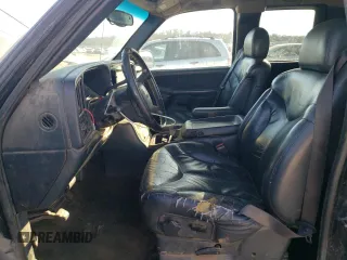 2001 GMC Sierra 1500 SLE z VIN 2GTEC19T811149861, wystawiony jako Copart lot #89205095 z przebiegiem 289 190 mil mil oraz Czysty tytuł • Clean title. Historia ofert i sprzedaży dostępna na DreamBid. Obrazek 7.