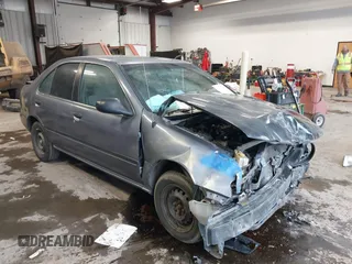 1998 Nissan Sentra XE z VIN 1N4AB41D2WC758006, wystawiony jako IAAI lot #41492875 z przebiegiem 271 354 mil mil oraz . Historia ofert i sprzedaży dostępna na DreamBid. Obrazek 1.