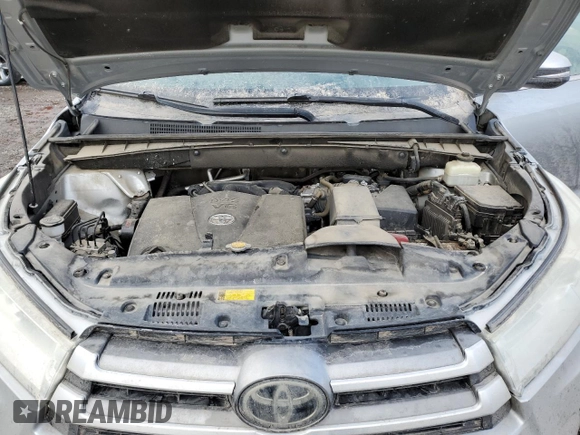 2017 Toyota Highlander LE with VIN 5TDZZRFH7HS226821, listed as a Copart auction lot 47089555 with 101,192 mi miles and Salvage title. Bid and sale history available at DreamBid. Image 14.