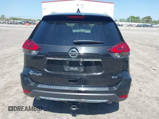2018 Nissan Rogue SV with VIN 5N1AT2MT1JC818893, listed as a IAAI auction lot 41982981 with 136,443 mi miles and . Bid and sale history available at carsss.com. Image 17.
