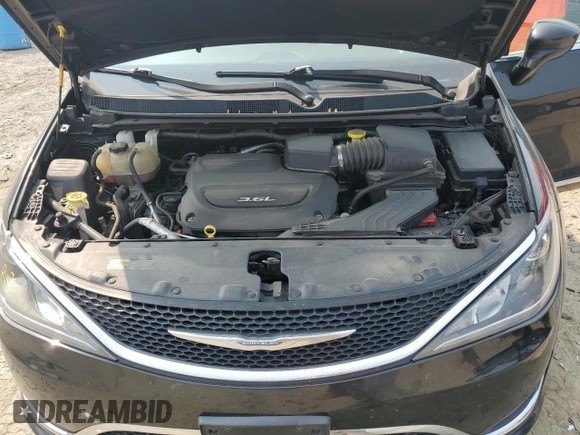 2017 Chrysler Pacifica Touring L z VIN 2C4RC1BGXHR758038, wystawiony jako Copart lot #59639815 z przebiegiem 161 552 mil mil oraz Szkoda całkowita • Salvage title. Historia ofert i sprzedaży dostępna na DreamBid. Obrazek 12.