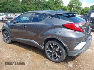 2018 Toyota C-HR XLE z VIN NMTKHMBX5JR045242, wystawiony jako IAAI lot #42209395 z przebiegiem 78 755 mil mil oraz . Historia ofert i sprzedaży dostępna na DreamBid. Obrazek 3.