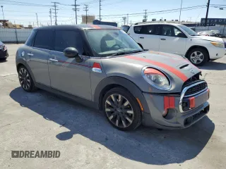 2016 MINI Hardtop 4 Door S z VIN WMWXU3C5XG2B62714, wystawiony jako Copart lot #50371305 z przebiegiem 116 840 mil mil oraz Szkoda całkowita • Salvage title. Historia ofert i sprzedaży dostępna na DreamBid. Obrazek 4.