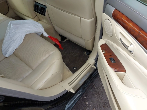 2014 Lexus LS 460 с VIN JTHCL5EF1E5022676, выставлен на аукционе IAAI как лот 41914005 с пробегом 111 108 миль миль и . История ставок и продаж доступна на DreamBid. Изображение 8.