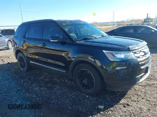 2018 Ford Explorer XLT z VIN 1FM5K8DH2JGB60688, wystawiony jako IAAI lot #40850681 z przebiegiem 182 296 mil mil oraz . Historia ofert i sprzedaży dostępna na DreamBid. Obrazek 1.