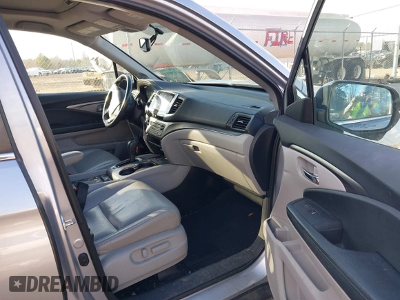 2018 Honda Pilot EX-L with VIN 5FNYF5H56JB000683, listed as a IAAI auction lot 41470855 with 80,301 mi miles. Bid and sale history available at carsss.com. Image 5.