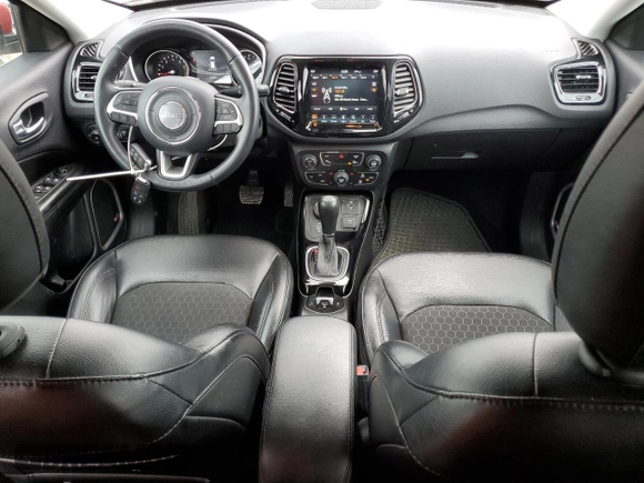2018 Jeep Compass Altitude z VIN 3C4NJDBB5JT479268, wystawiony jako Copart lot #55450655 z przebiegiem 78 039 mil mil oraz Szkoda całkowita • Salvage title. Historia ofert i sprzedaży dostępna na DreamBid. Obrazek 8.