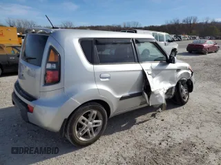 2010 Kia Soul + with VIN KNDJT2A28A7103862, listed as a Copart auction lot 82301844 with 188,238 mi miles and Salvage Title. Bid and sale history available at carsss.com. Image 3.