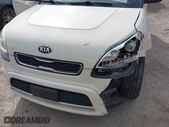 2013 Kia Soul ! with VIN KNDJT2A69D7483138, listed as a IAAI auction lot 41216799 with 81,764 mi miles. Bid and sale history available at carsss.com. Image 6.