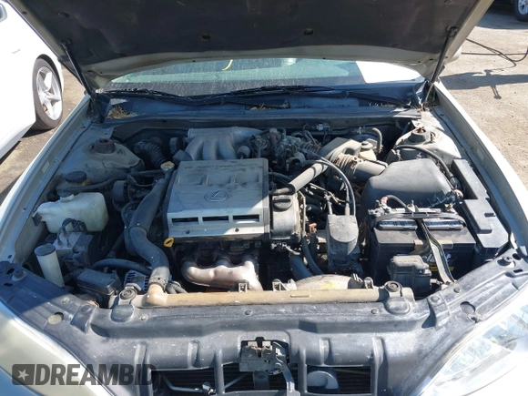 1998 Lexus ES 300 Luxury Sport Sdn with VIN JT8BF28G1W5049917, listed as a IAAI auction lot 42093778 with 331,253 mi miles. Bid and sale history available at carsss.com. Image 10.