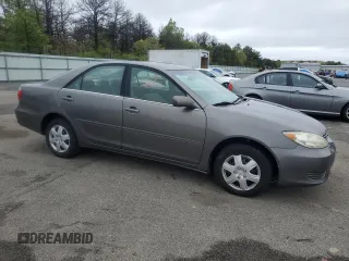 2005 Toyota Camry STD z VIN 4T1BE32K95U580581, wystawiony jako Copart lot #58212165 z przebiegiem 124 350 mil mil oraz Czysty tytuł • Clean title. Historia ofert i sprzedaży dostępna na DreamBid. Obrazek 4.