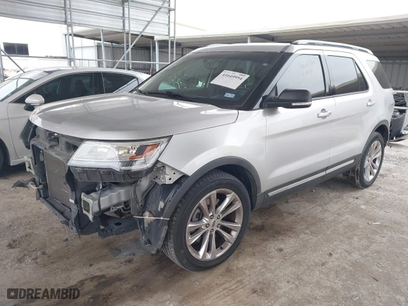 2019 Ford Explorer XLT with VIN 1FM5K7D86KGB38219, listed as a IAAI auction lot 41649954 with 65,997 mi miles. Bid and sale history available at carsss.com. Image 18.