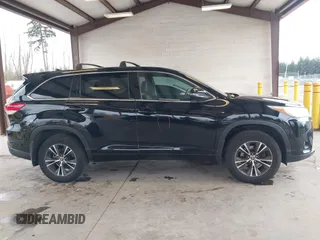 2018 Toyota Highlander LE with VIN 5TDBZRFHXJS805406, listed as a IAAI auction lot 41783455 with 146,388 mi miles and . Bid and sale history available at DreamBid. Image 13.