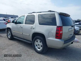 2009 Chevrolet Tahoe 2LT z VIN 1GNEC23379R258434, wystawiony jako IAAI lot #41558672 z przebiegiem 133 646 mil mil oraz . Historia ofert i sprzedaży dostępna na DreamBid. Obrazek 3.