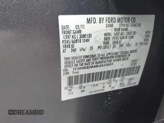 2011 Ford Explorer XLT with VIN 1FMHK8D84BGA33651, listed as a IAAI auction lot 40504832 with 174,066 mi miles and . Bid and sale history available at carsss.com. Image 9.