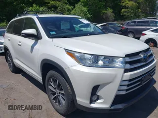 2017 Toyota Highlander XLE with VIN 5TDJZRFHXHS370327, listed as a IAAI auction lot 42266395 with 138,954 mi miles and . Bid and sale history available at DreamBid. Image 1.