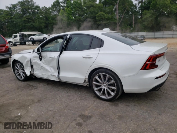 2020 Volvo S60 Momentum with VIN 7JR102FKXLG053729, listed as a Copart auction lot 60680064 with 119,250 mi miles and Salvage Title. Bid and sale history available at carsss.com. Image 2.