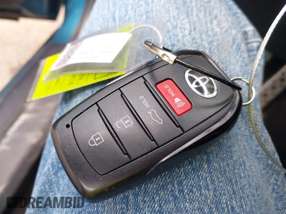 2025 Toyota Camry LE z VIN 4T1DAACK4SU518573, wystawiony jako IAAI lot #42368770 z przebiegiem 30 727 mil mil oraz . Historia ofert i sprzedaży dostępna na DreamBid. Obrazek 11.