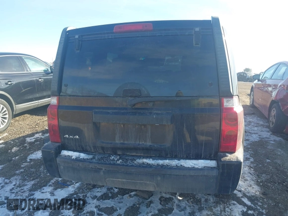 2007 Jeep Commander Sport z VIN 1J8HG48K37C647814, wystawiony jako IAAI lot #41428248 z przebiegiem 224 137 mil mil oraz . Historia ofert i sprzedaży dostępna na DreamBid. Obrazek 16.