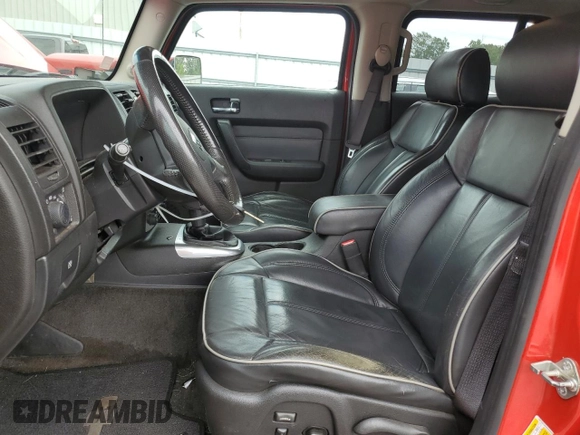 2006 Hummer H3 with VIN 5GTDN136068260233, listed as a Copart auction lot 70029684 with 252,222 mi miles and Salvage Title. Bid and sale history available at carsss.com. Image 7.