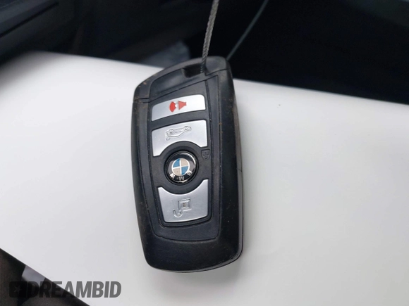 2018 BMW 3 Series 320i xDrive with VIN WBA8E5G57JNU47476, listed as a IAAI auction lot 41319816 with 38,755 mi miles. Bid and sale history available at carsss.com. Image 11.